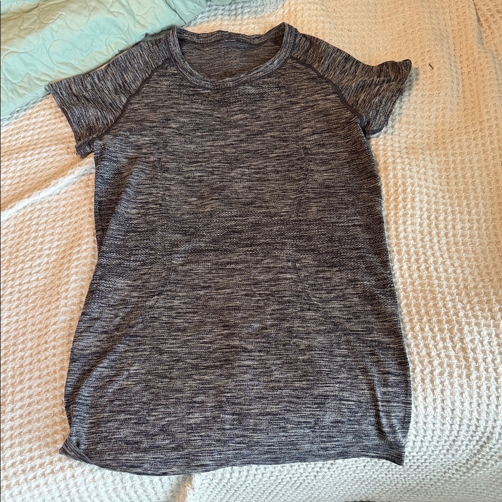 lululemon athletica Charcoal Swifty Short Sleeve Tee size 8